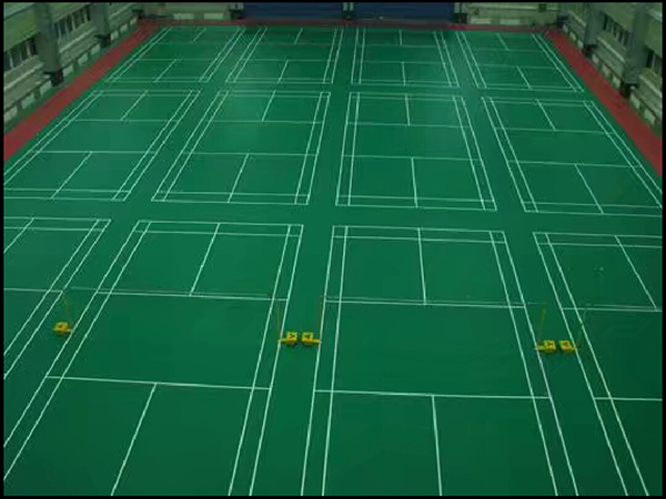 室内羽毛球場地
